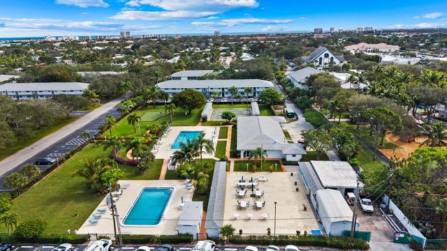 7 Westwood Avenue 104-C, Tequesta, FL 33469