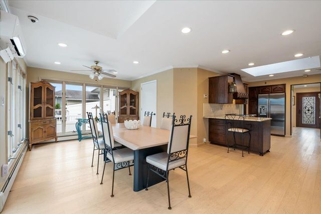 425 N Queens Avenue, Massapequa, NY 11758
