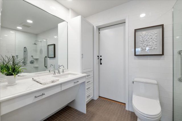 425 N Queens Avenue, Massapequa, NY 11758