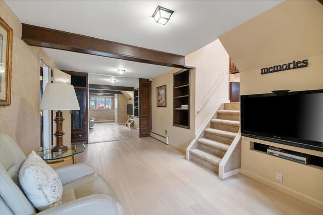 425 N Queens Avenue, Massapequa, NY 11758