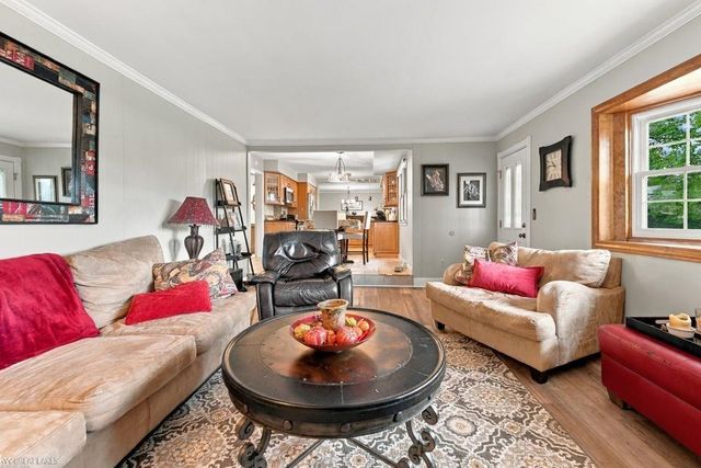 39948 Twenlow Drive, Clinton Twp, MI 48038
