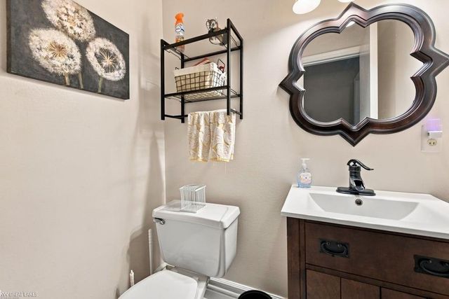 39948 Twenlow Drive, Clinton Twp, MI 48038