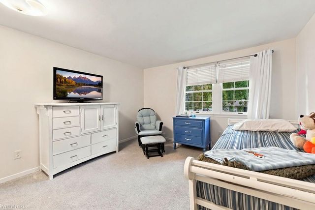 39948 Twenlow Drive, Clinton Twp, MI 48038