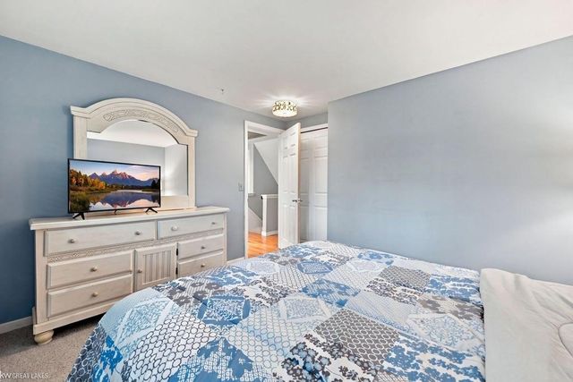 39948 Twenlow Drive, Clinton Twp, MI 48038