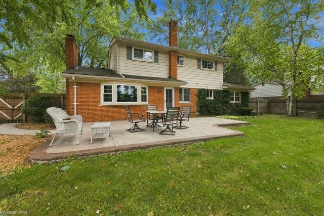 39948 Twenlow Drive, Clinton Twp, MI 48038