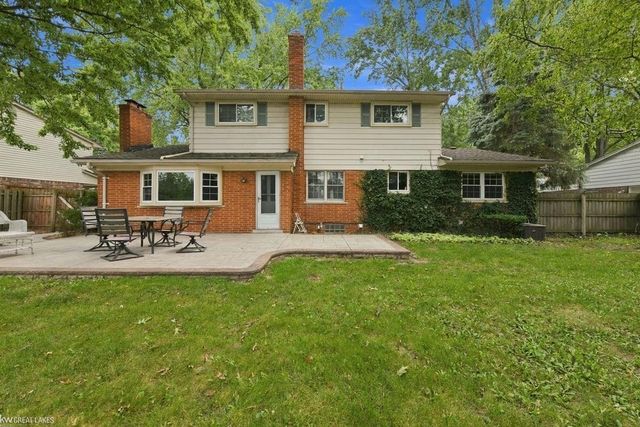 39948 Twenlow Drive, Clinton Twp, MI 48038