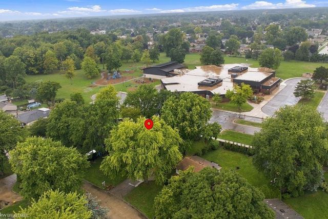 39948 Twenlow Drive, Clinton Twp, MI 48038