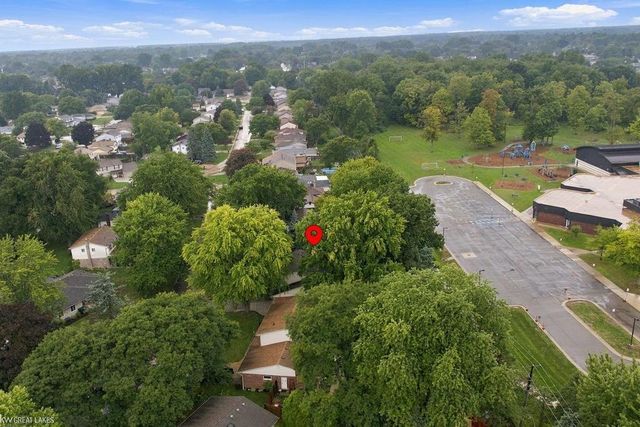 39948 Twenlow Drive, Clinton Twp, MI 48038