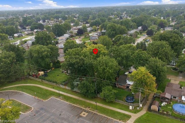 39948 Twenlow Drive, Clinton Twp, MI 48038