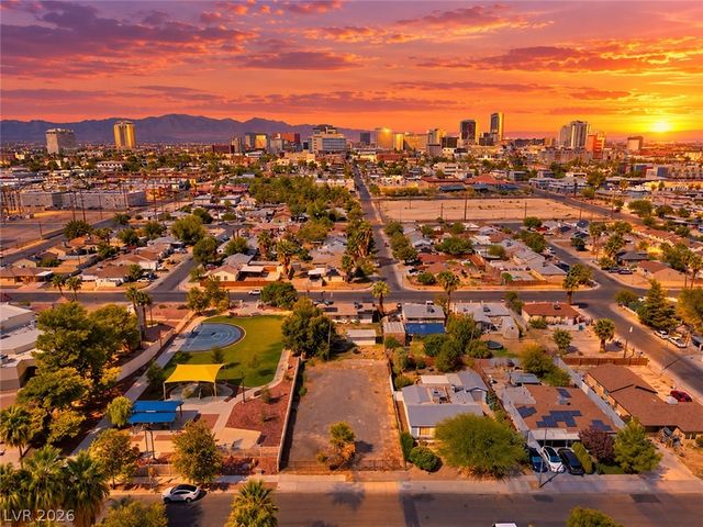 414 South 16th Street, Las Vegas, NV 89101