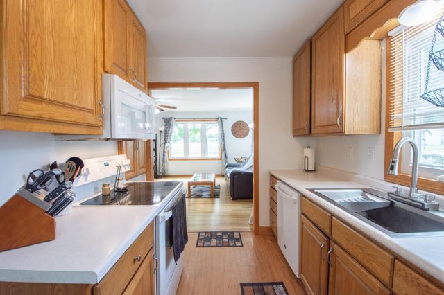 805 13th Street N, Moorhead, MN 56560