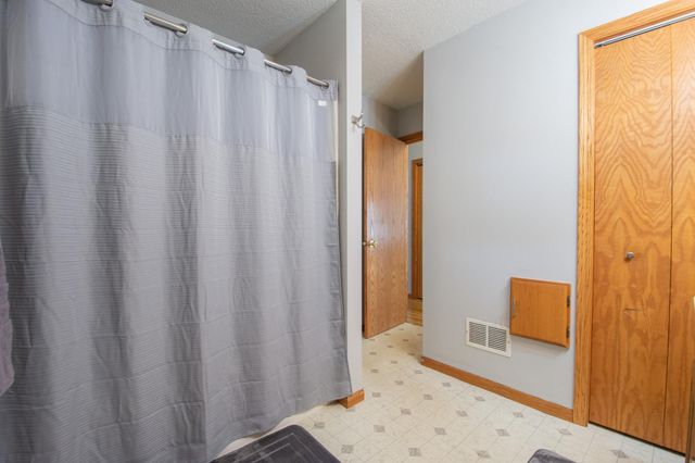 805 13th Street N, Moorhead, MN 56560