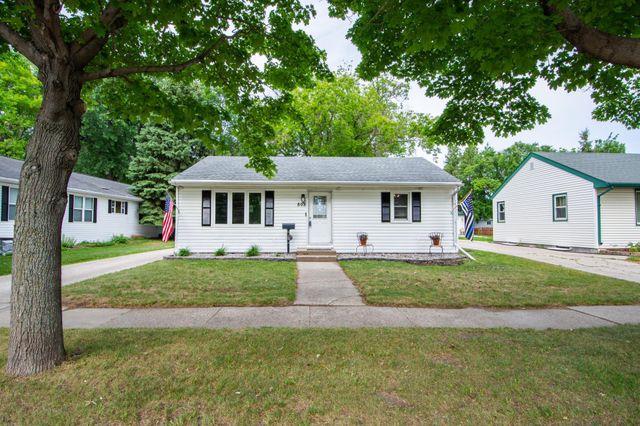 805 13th Street N, Moorhead, MN 56560