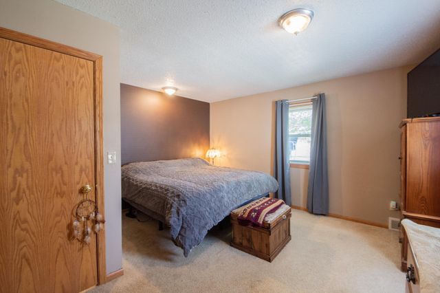 805 13th Street N, Moorhead, MN 56560
