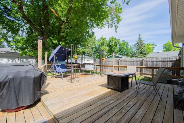 805 13th Street N, Moorhead, MN 56560