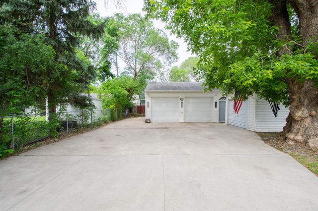 805 13th Street N, Moorhead, MN 56560