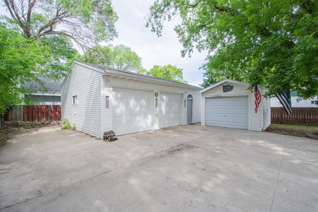 805 13th Street N, Moorhead, MN 56560