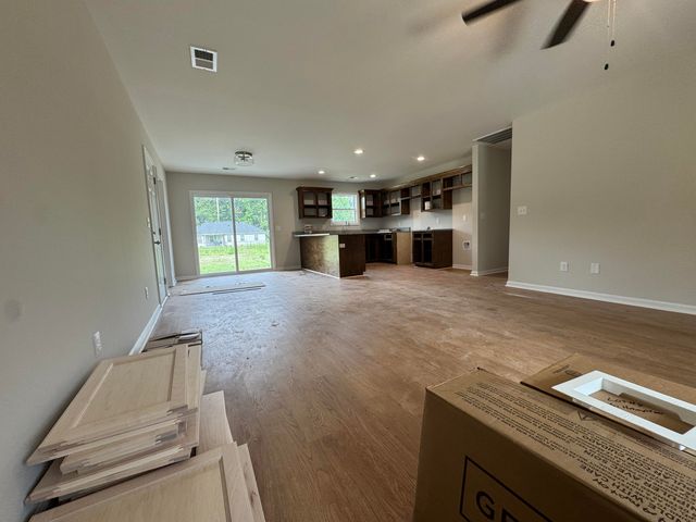 309 S Hampton Street, Pinewood, SC 29125