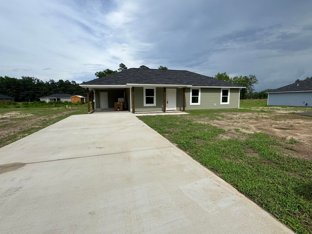 309 S Hampton Street, Pinewood, SC 29125
