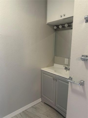 807 E OSBORNE AVENUE, Tampa, FL 33603