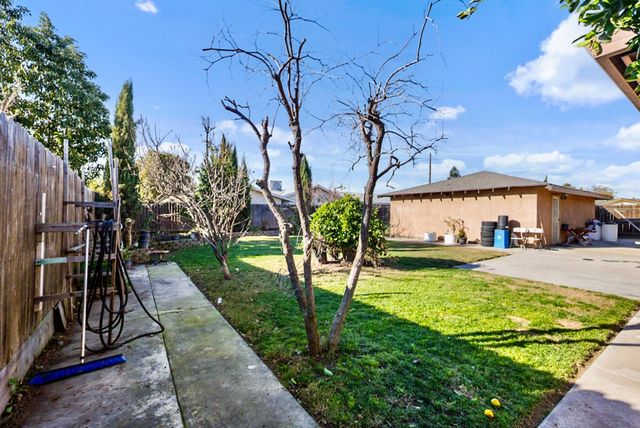 561 Church St, Modesto, CA 95357