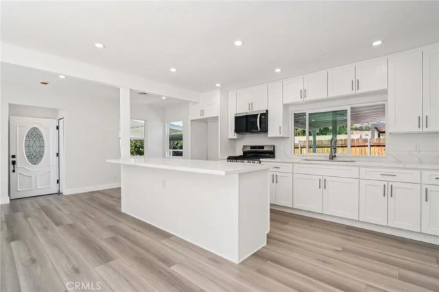 11036 Scoville Avenue, Sunland, CA 91040