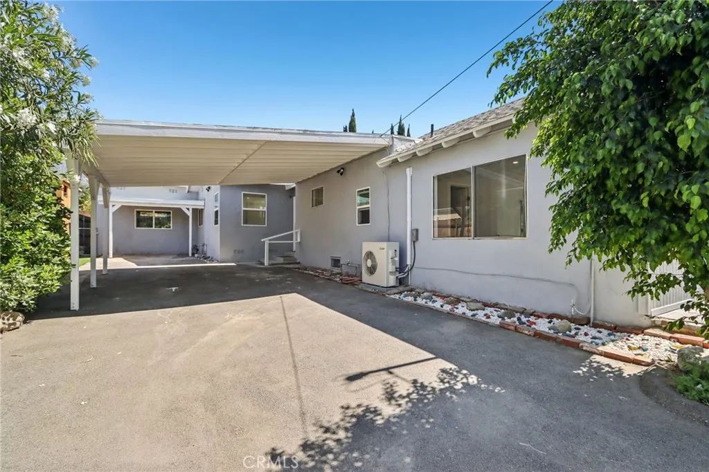 11036 Scoville Avenue, Sunland, CA 91040
