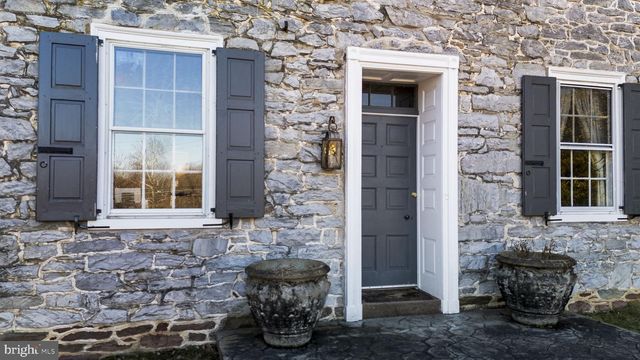 371 OLD TULPEHOCKEN RD, Birdsboro, PA 19508