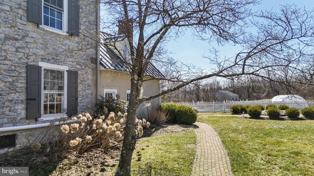 371 OLD TULPEHOCKEN RD, Birdsboro, PA 19508