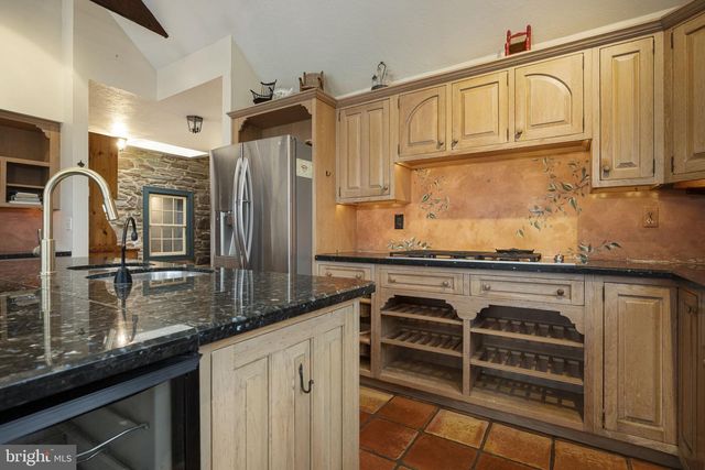 371 OLD TULPEHOCKEN RD, Birdsboro, PA 19508