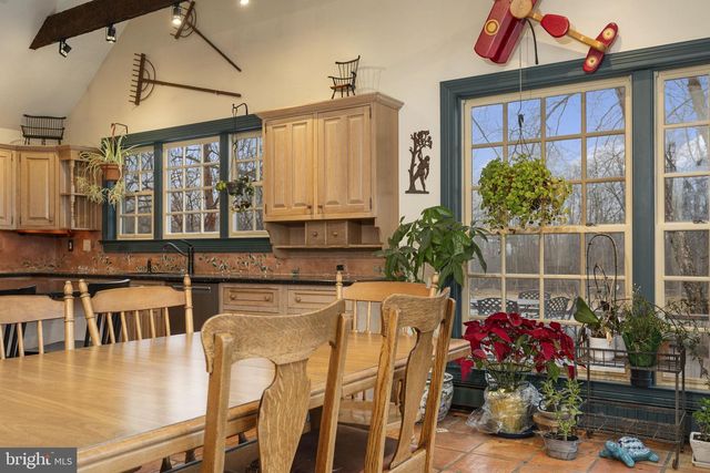 371 OLD TULPEHOCKEN RD, Birdsboro, PA 19508