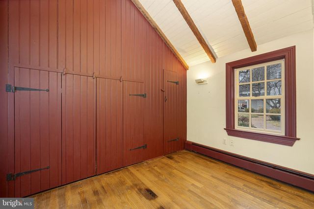 371 OLD TULPEHOCKEN RD, Birdsboro, PA 19508