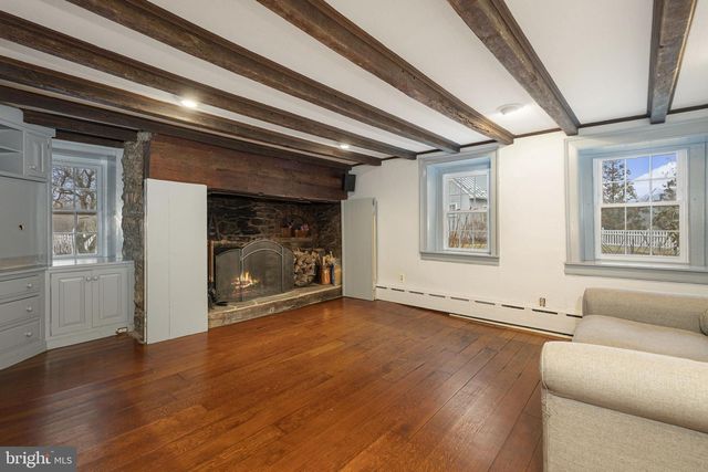 371 OLD TULPEHOCKEN RD, Birdsboro, PA 19508