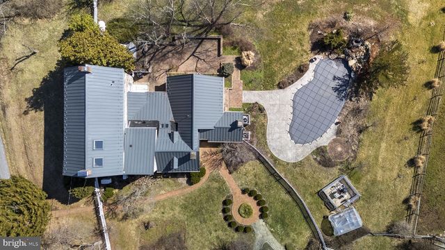 371 OLD TULPEHOCKEN RD, Birdsboro, PA 19508