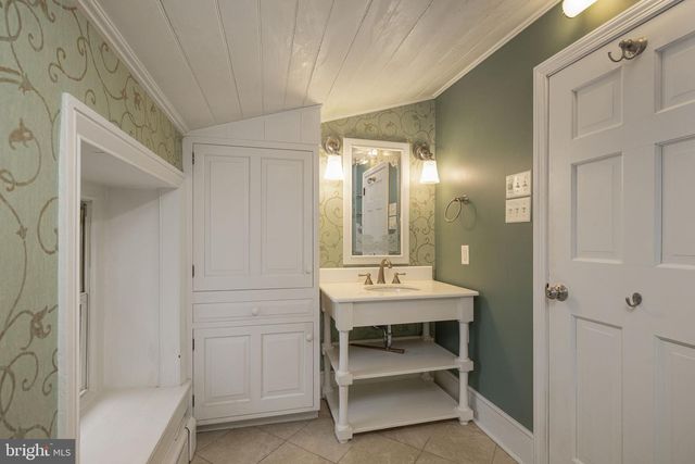 371 OLD TULPEHOCKEN RD, Birdsboro, PA 19508