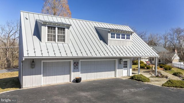 371 OLD TULPEHOCKEN RD, Birdsboro, PA 19508