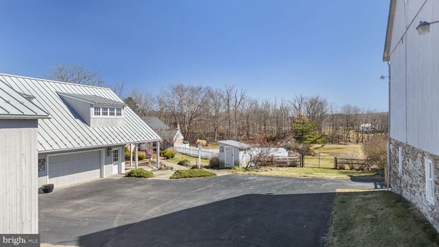 371 OLD TULPEHOCKEN RD, Birdsboro, PA 19508