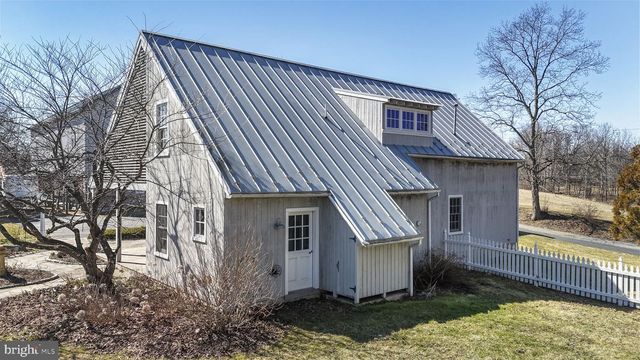 371 OLD TULPEHOCKEN RD, Birdsboro, PA 19508