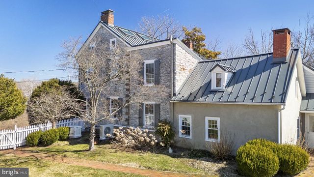 371 OLD TULPEHOCKEN RD, Birdsboro, PA 19508