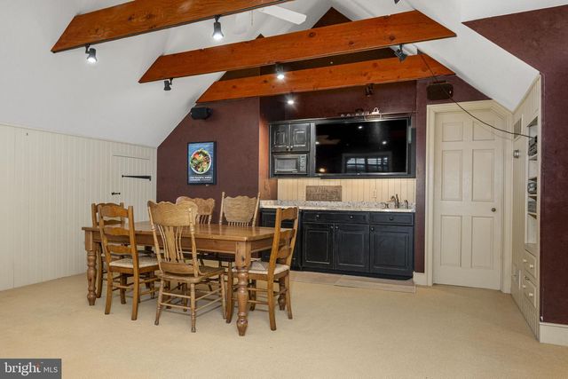 371 OLD TULPEHOCKEN RD, Birdsboro, PA 19508