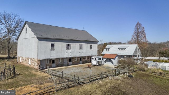 371 OLD TULPEHOCKEN RD, Birdsboro, PA 19508