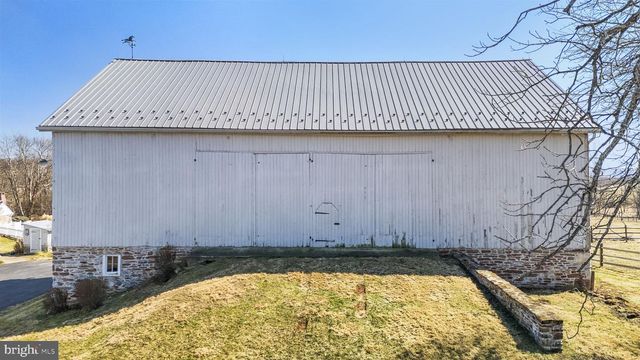 371 OLD TULPEHOCKEN RD, Birdsboro, PA 19508