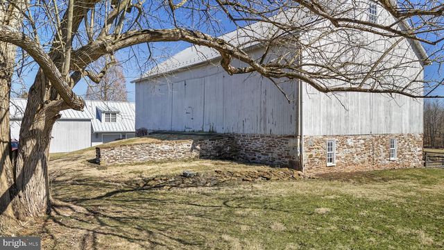 371 OLD TULPEHOCKEN RD, Birdsboro, PA 19508