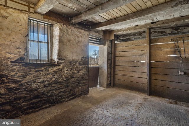 371 OLD TULPEHOCKEN RD, Birdsboro, PA 19508