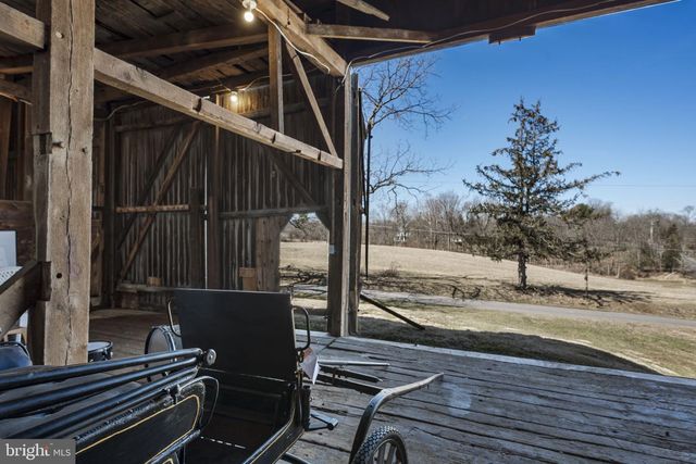 371 OLD TULPEHOCKEN RD, Birdsboro, PA 19508