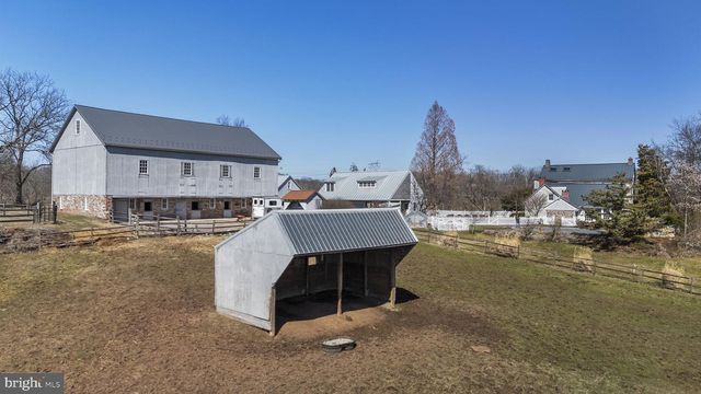 371 OLD TULPEHOCKEN RD, Birdsboro, PA 19508