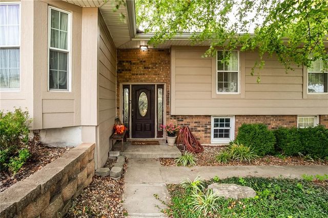 13521 Polfer Road, Kansas City, KS 66109