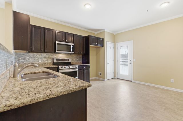 1091 Riverwood Village Blvd, Hermitage, TN 37076