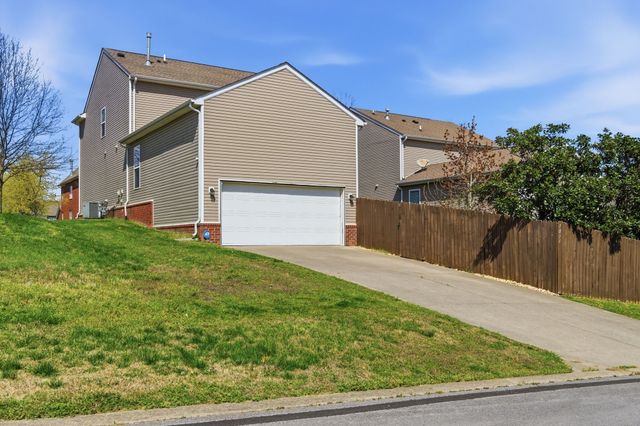 1091 Riverwood Village Blvd, Hermitage, TN 37076