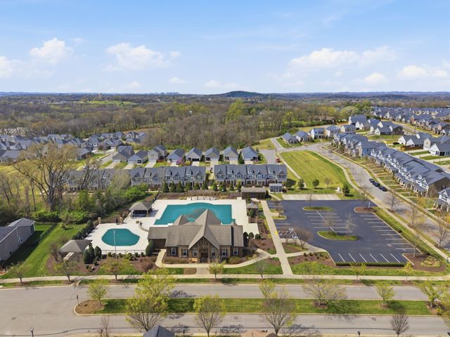 1091 Riverwood Village Blvd, Hermitage, TN 37076